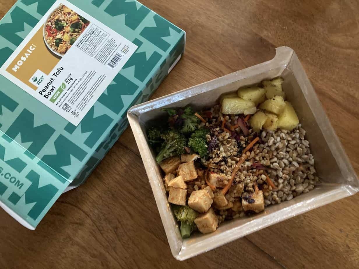 Mosaic Peanut Tofu Bowl unbox