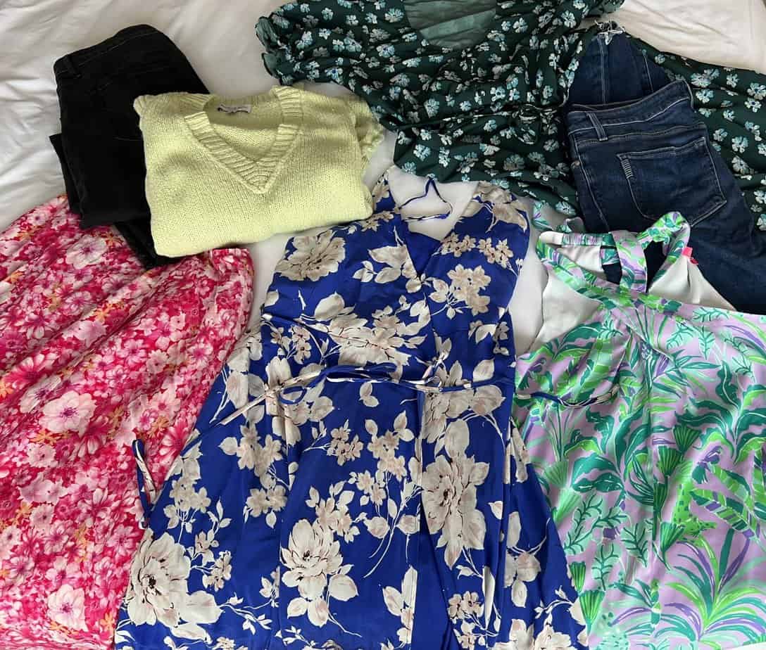 armoire 7 item plan Best Clothing Rental Services